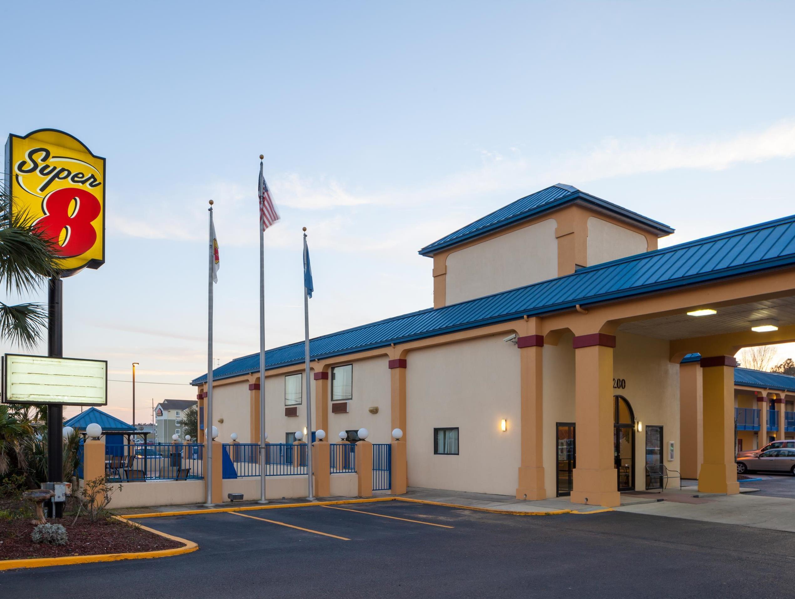 Super 8 By Wyndham Hammond Hotel Exterior photo